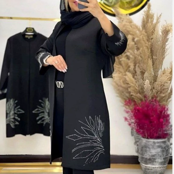 مانتو مجلسی بلند نگین دار رزگلد جنس مازراتی سایزبندی 38 تا 56