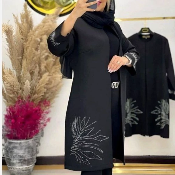 مانتو مجلسی بلند نگین دار رزگلد جنس مازراتی سایزبندی 38 تا 56