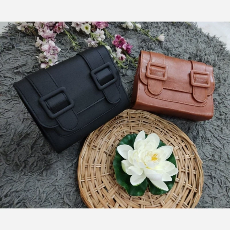 کیف کمربندی جنس چرم سایز 15 در 22 تک رنگ