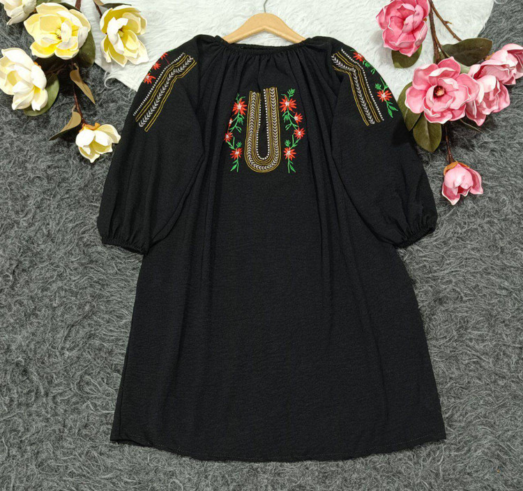 شومیز تارا جنس نخی ابروبادی و گلدوزی شده فری سایز از 38تا48